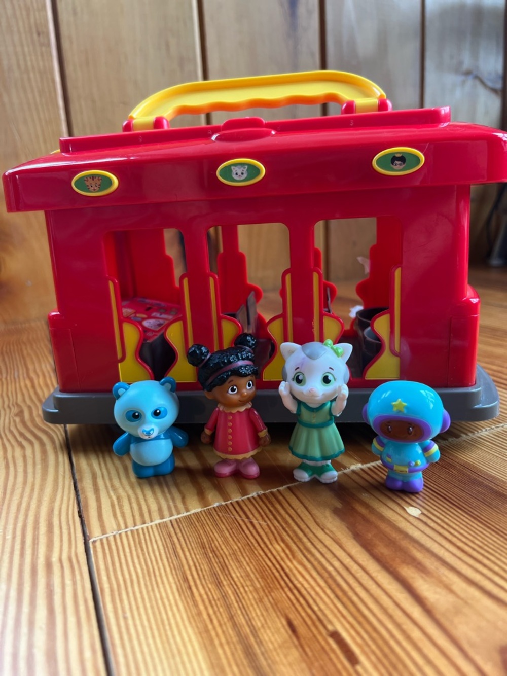 Daniel Tiger’s Neighborhood Deluxe Electronic Trolley